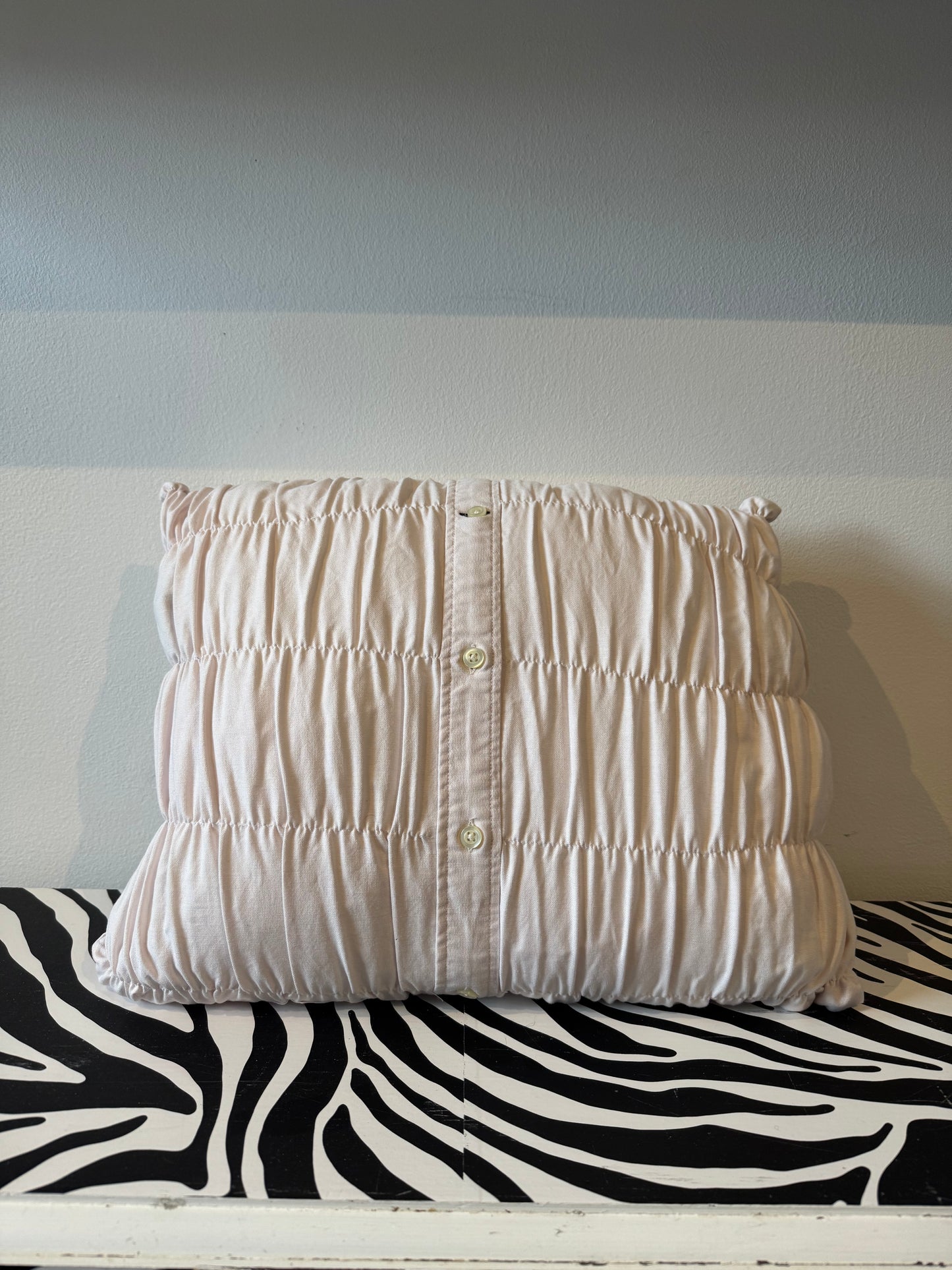 RUCHED SHIRT CUSHION